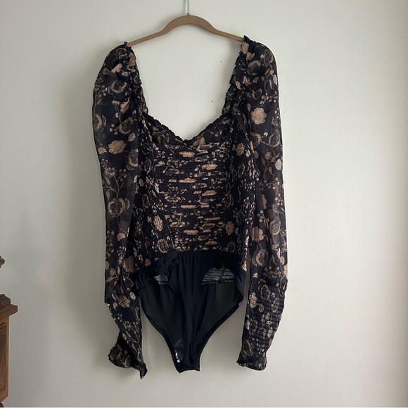 Free People • Brunch Date Bodysuit‎ in Black - Picture 7 of 10